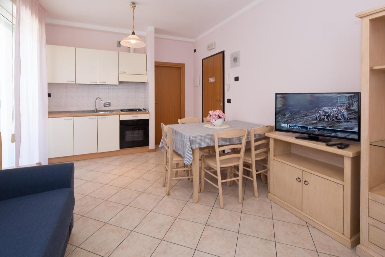 Residence Tre Trilo&Suites Rimini Buitenkant foto